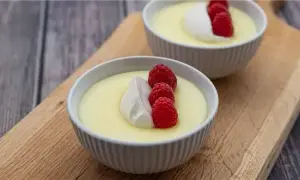 Co to jest pudding? Odkryj różnice między puddingiem a budyniem