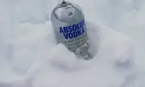 Ile wódki na osobę na wesele? Sprawdź, by uniknąć niedoborów